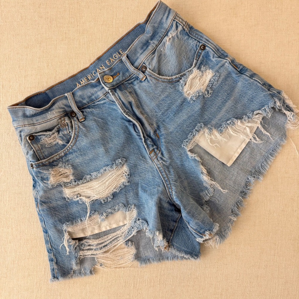 American Eagle Highest Rise 90s Boyfriend Cutoff Shorts Light Wash Distressed 4